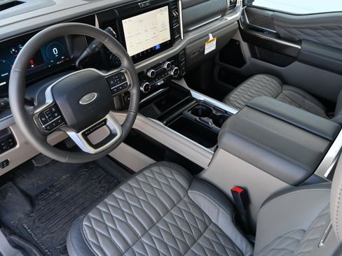 Used 2026 Ford F450 Platinum w/ Platinum Plus Package AWD/4WD image 17