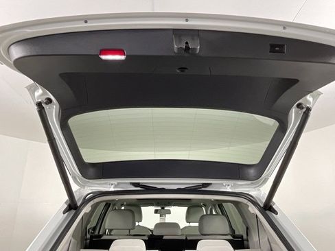 Used 2018 Volkswagen Tiguan SEL image 24