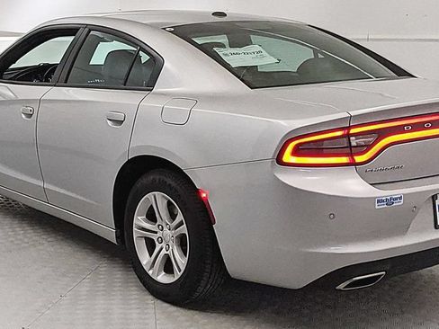 Used 2020 Dodge Charger SXT w/ Leather Interior Group RWD image 4