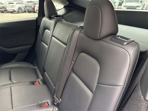 Used 2023 Tesla Model Y Long Range image 13