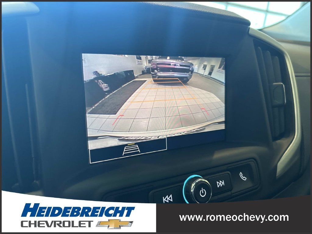 Used 2024 GMC Terrain SLE w/ Driver Convenience Package FWD image 22