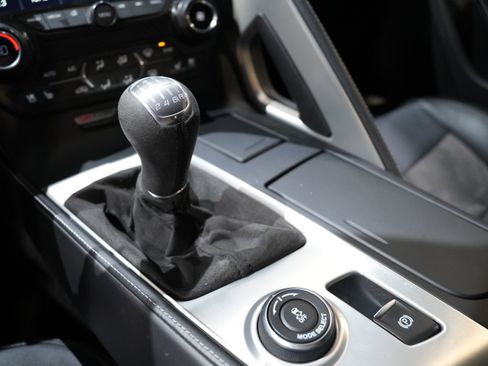 Used 2015 Chevrolet Corvette Z06 w/ 3LZ Preferred Equipment Group image 40