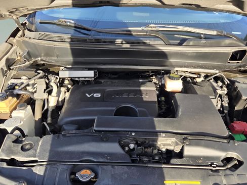 Used 2018 Nissan Pathfinder S image 23