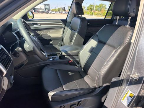 Certified 2023 Volkswagen Atlas SE w/ Panoramic Sunroof Package AWD/4WD image 7