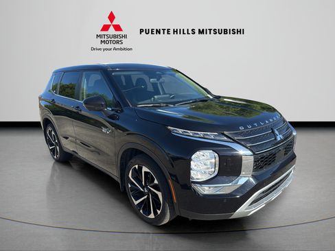 Used 2023 Mitsubishi Outlander 4WD Plug-In Hybrid image 7