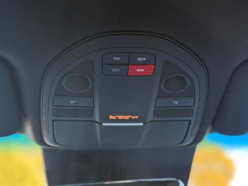 Used 2025 Genesis G70 2.5T image 27