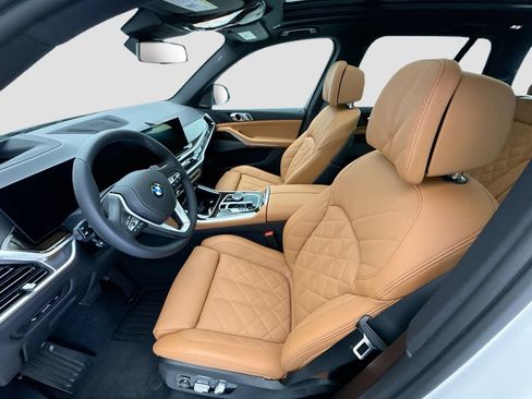 Certified 2026 BMW X5 sDrive40i w/ Climate Comfort Package RWD image 18