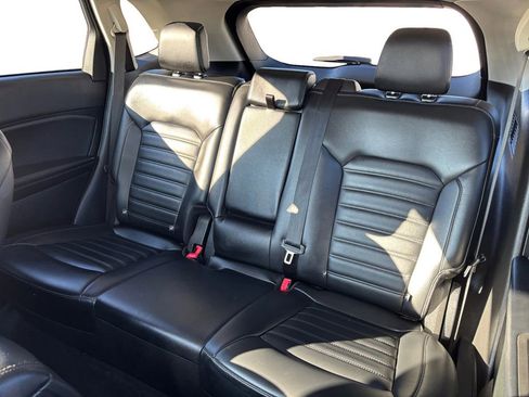 Used 2023 Ford Edge SEL image 21