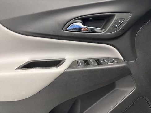 Used 2024 Chevrolet Equinox LS w/ LS Convenience Package FWD image 9
