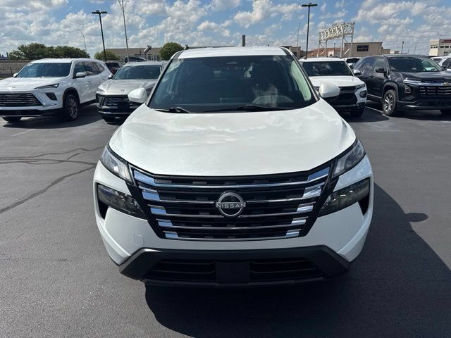 Used 2024 Nissan Rogue SV AWD/4WD image 10