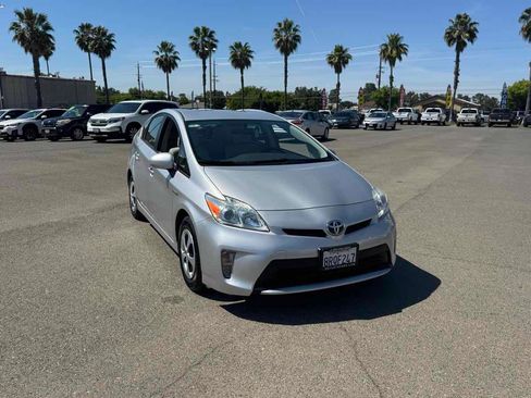 Used 2013 Toyota Prius Two FWD image 3