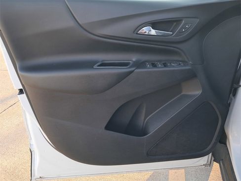 Used 2020 Chevrolet Equinox LT w/ LPO, Cargo Package image 9