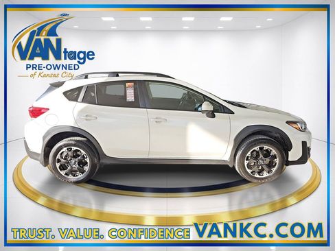 Used 2022 Subaru Crosstrek 2.0i Premium w/ Moonroof Package image 5