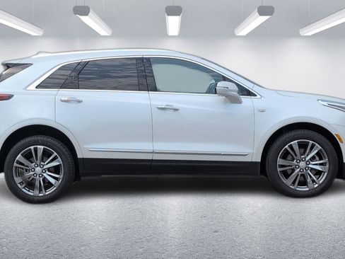 Certified 2025 Cadillac XT5 Premium Luxury AWD/4WD image 8