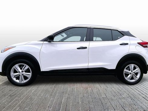 Used 2019 Nissan Kicks S image 5