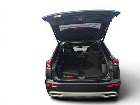 Used 2024 Mitsubishi Outlander SE AWD/4WD image 5