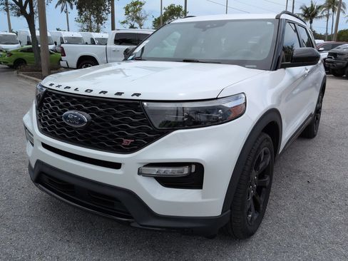 Used 2022 Ford Explorer ST w/ ST Street Pack AWD/4WD image 9
