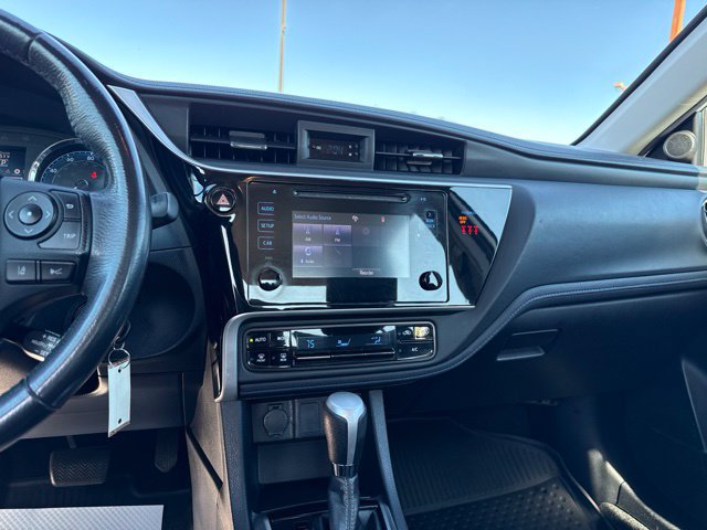 Used 2018 Toyota Corolla SE FWD image 19