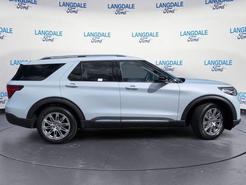 New 2026 Ford Explorer Platinum image 3