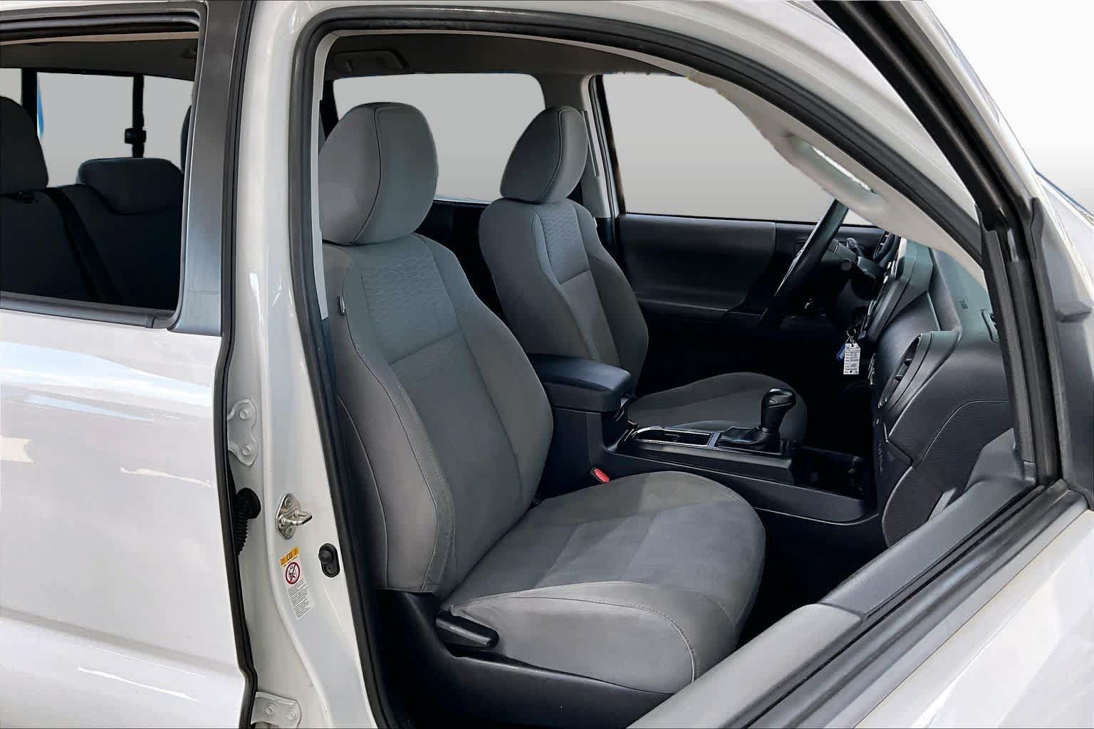 Used 2018 Toyota Tacoma SR w/ SR Convenience Package RWD image 8