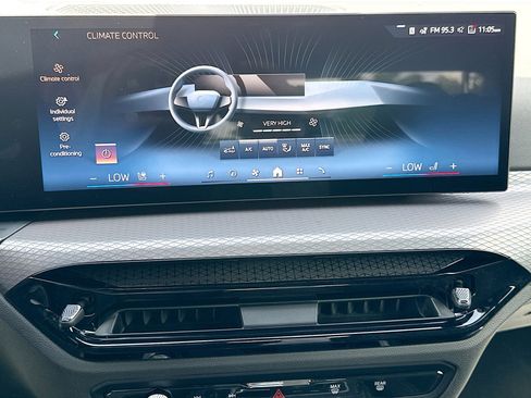 New 2026 BMW 330i Sedan w/ M Sport Package RWD image 35