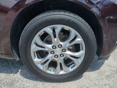 Used 2020 Buick Enclave Avenir w/ Avenir Technology Package FWD image 11