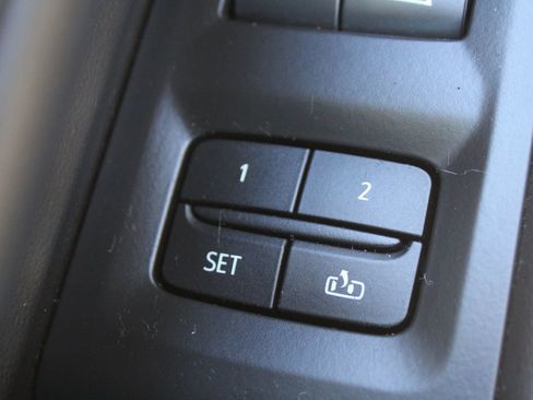 Used 2022 Chevrolet Suburban RST image 23