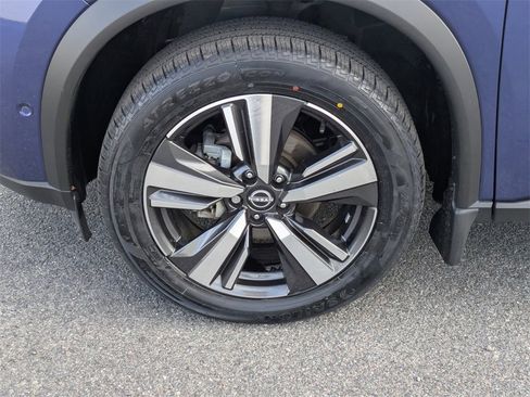 Used 2023 Nissan Rogue Platinum w/ Platinum Premium Package image 9