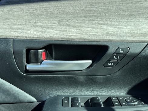 Used 2024 Toyota Grand Highlander Limited image 34