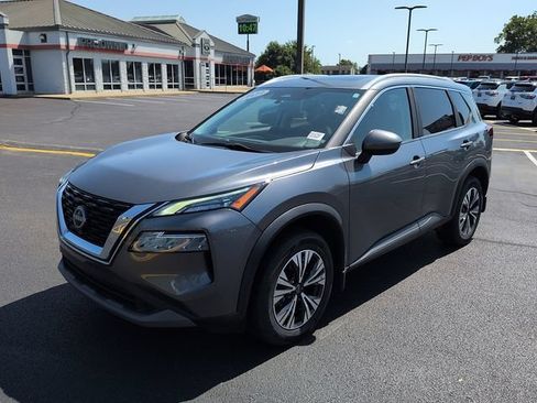 Used 2023 Nissan Rogue SV w/ SV Premium B Package FWD image 3