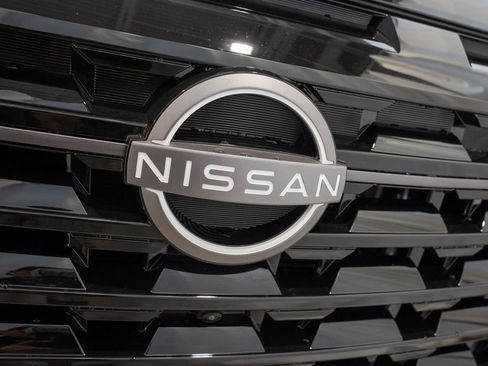 New 2026 Nissan Pathfinder Platinum image 3