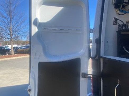 Used 2016 Freightliner Sprinter 3500 image 11