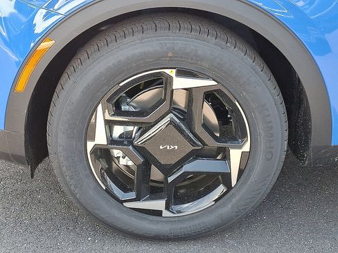 New 2026 Kia Sportage EX FWD image 4