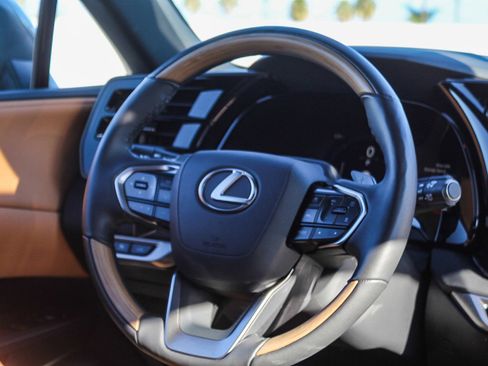 Used 2025 Lexus RX 350h image 16