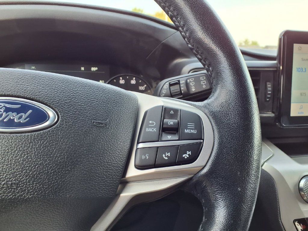 Used 2023 Ford Explorer XLT w/ Equipment Group 202A AWD/4WD image 10