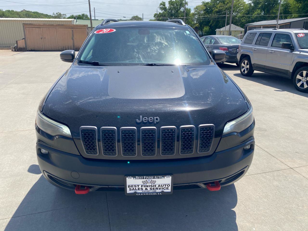 Used 2020 Jeep Cherokee Trailhawk w/ Cold Weather Group AWD/4WD image 3