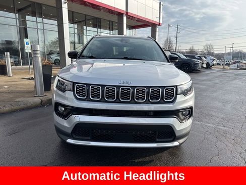 Used 2025 Jeep Compass Limited image 10