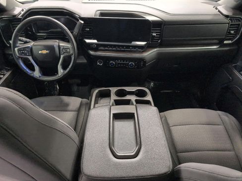 Used 2024 Chevrolet Silverado 1500 LT AWD/4WD image 6