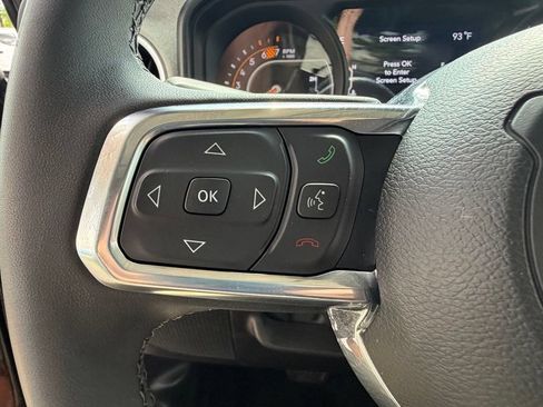 Used 2025 Jeep Wrangler Unlimited Sahara AWD/4WD image 23
