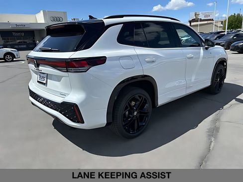 New 2026 Volkswagen Tiguan SE R-Line AWD/4WD image 3