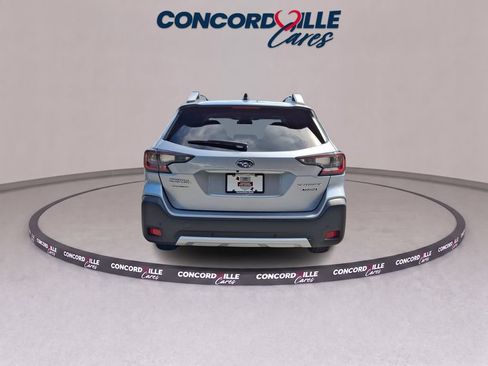 Used 2023 Subaru Outback Touring AWD/4WD image 6