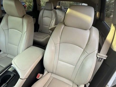 Used 2020 Buick Enclave Premium w/ Sun and Sites Package image 6