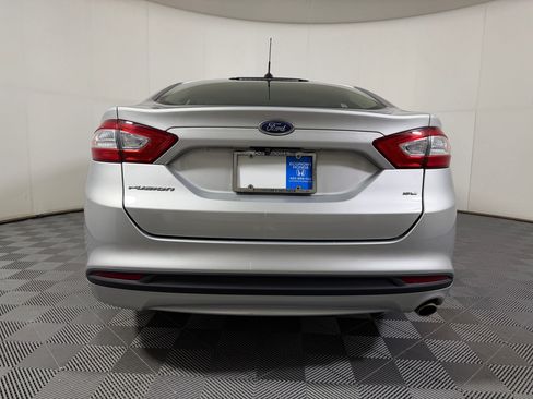 Used 2016 Ford Fusion SE FWD image 8