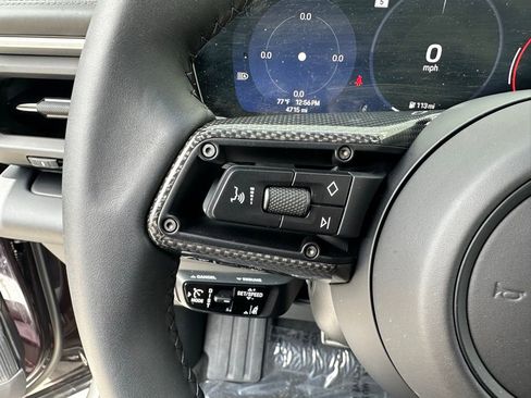 Certified 2025 Porsche Macan Electric image 18