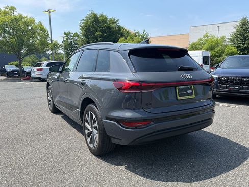Used 2025 Audi Q6 e-tron Premium w/ Convenience Package AWD/4WD image 3