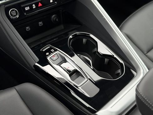 Certified 2025 Audi Q5 2.0T Premium w/ Convenience Package image 18