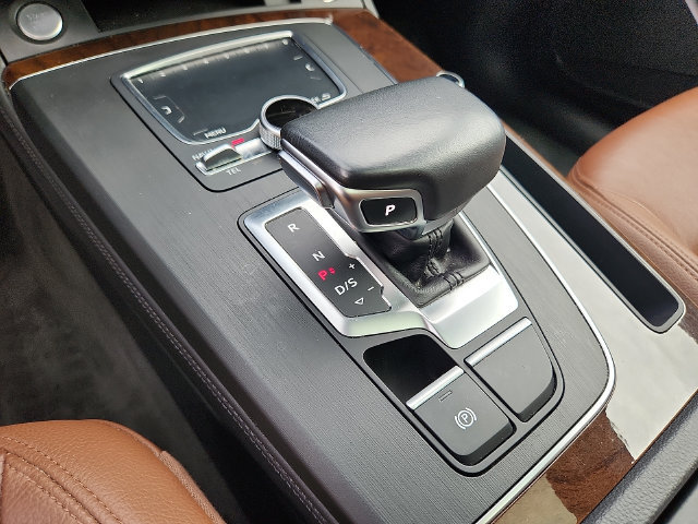 Used 2020 Audi Q5 2.0T Premium Plus w/ Premium Plus Package AWD/4WD image 16