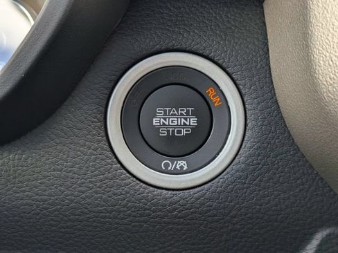 Used 2019 RAM 1500 Laramie w/ Sport Appearance Package AWD/4WD image 29