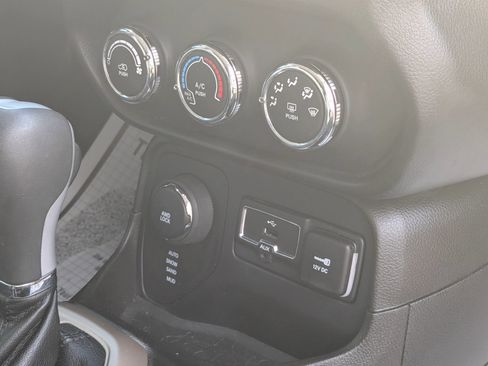 Used 2017 Jeep Renegade Sport w/ Power & Air Group AWD/4WD image 22