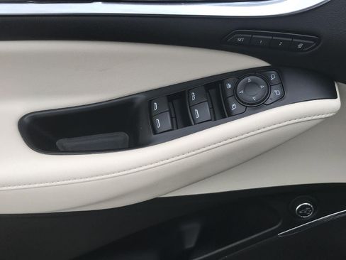 Certified 2022 Buick Enclave Avenir w/ Trailering Package, 5000 lbs. AWD/4WD image 16
